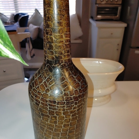 Vintage Long Neck Eggshell Design Tall Brown Vase 15" Length - Picture 7 of 8